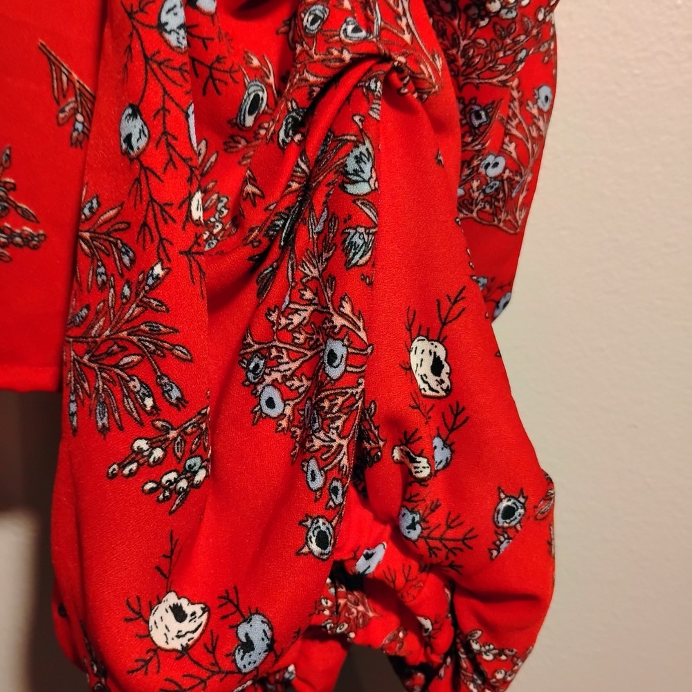Boohoo, Sz.12, Womens Top, Red Floral, Puff Sleeves, Spring, Summer Cleavage - Picture 11 of 14